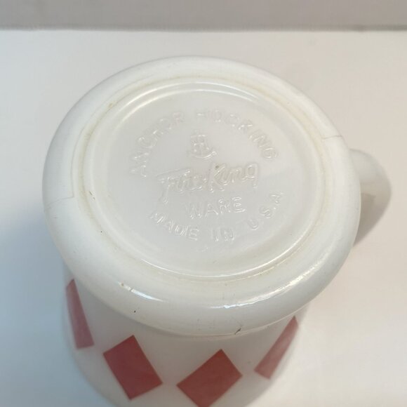 Fire King Anchor Hocking Mug 8 oz Vintage Milk Glass Red Diamonds / Harlequin - Picture 3 of 4